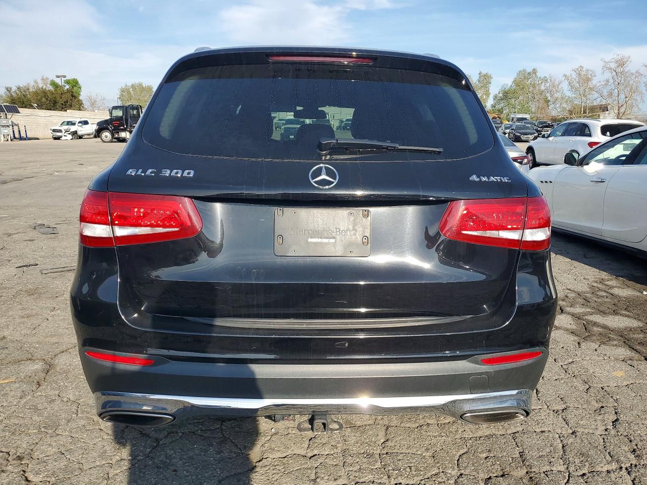 2016 MERCEDES-BENZ GLC 300 4MATIC photo 6
