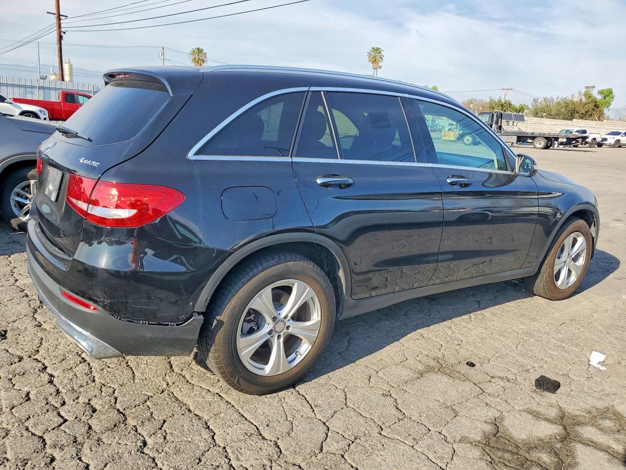 2016 MERCEDES-BENZ GLC 300 4MATIC photo 3