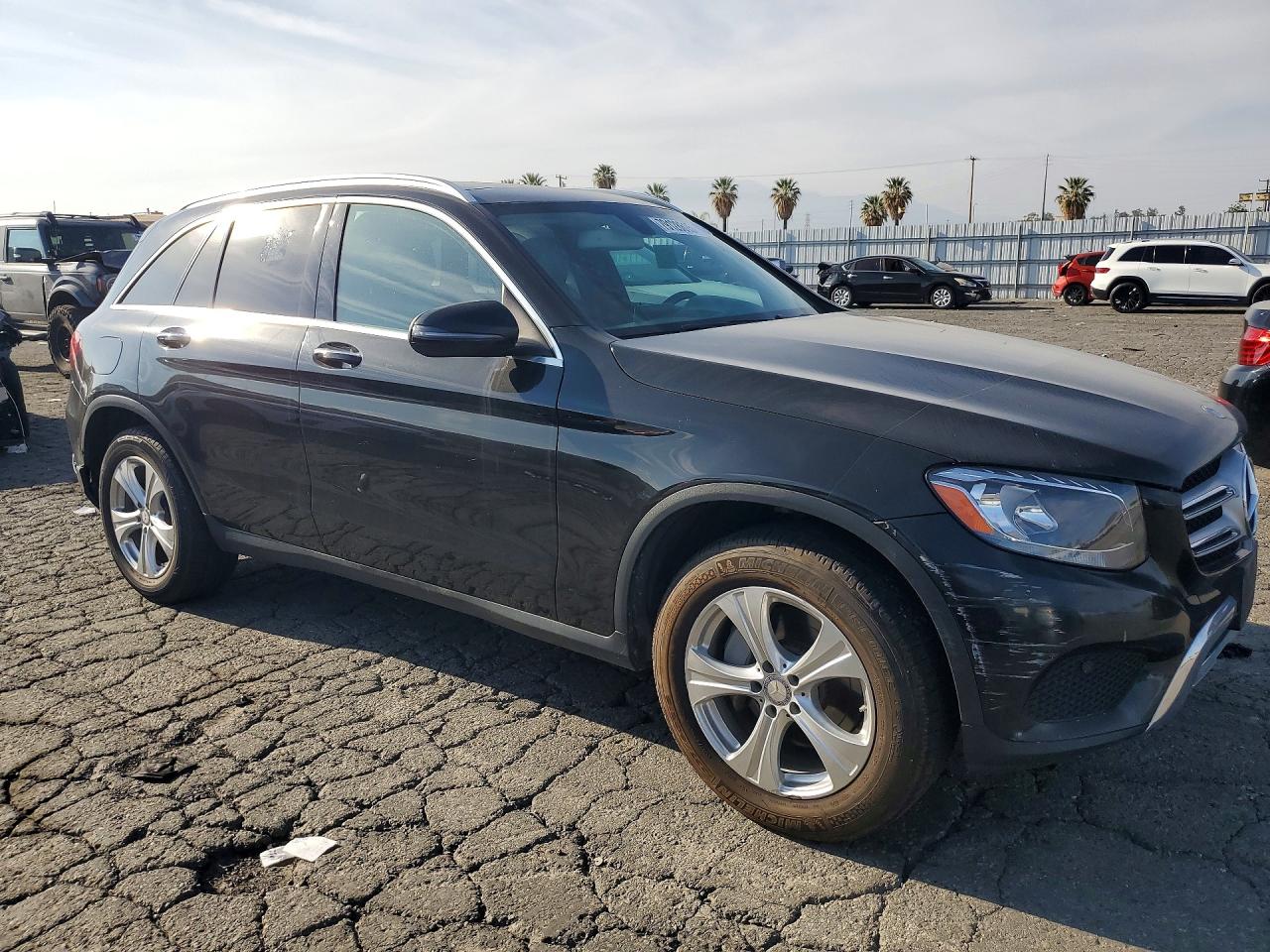 2016 MERCEDES-BENZ GLC 300 4MATIC photo 4