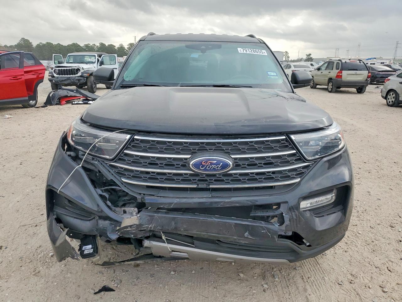 2024 FORD EXPLORER XLT photo 13