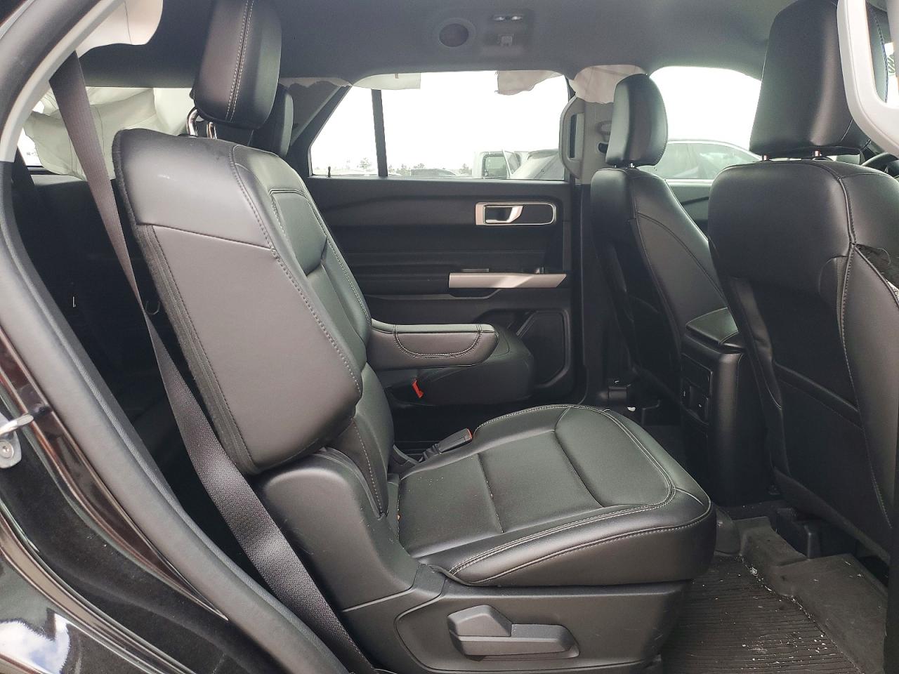 2024 FORD EXPLORER XLT photo 31