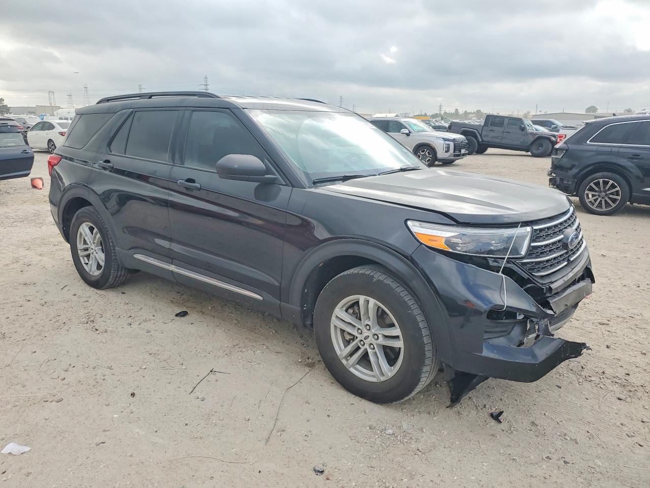 2024 FORD EXPLORER XLT photo 10