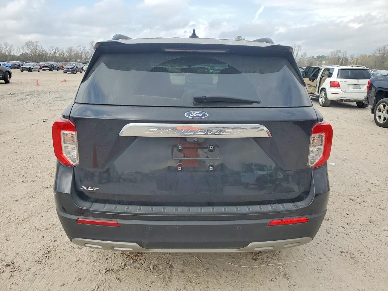 2024 FORD EXPLORER XLT photo 16