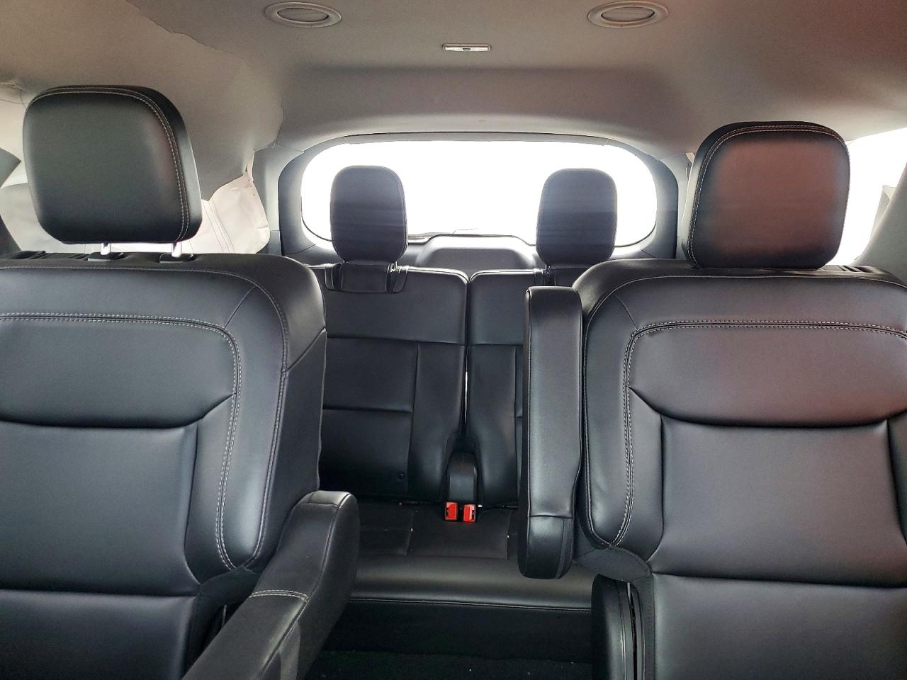 2024 FORD EXPLORER XLT photo 28