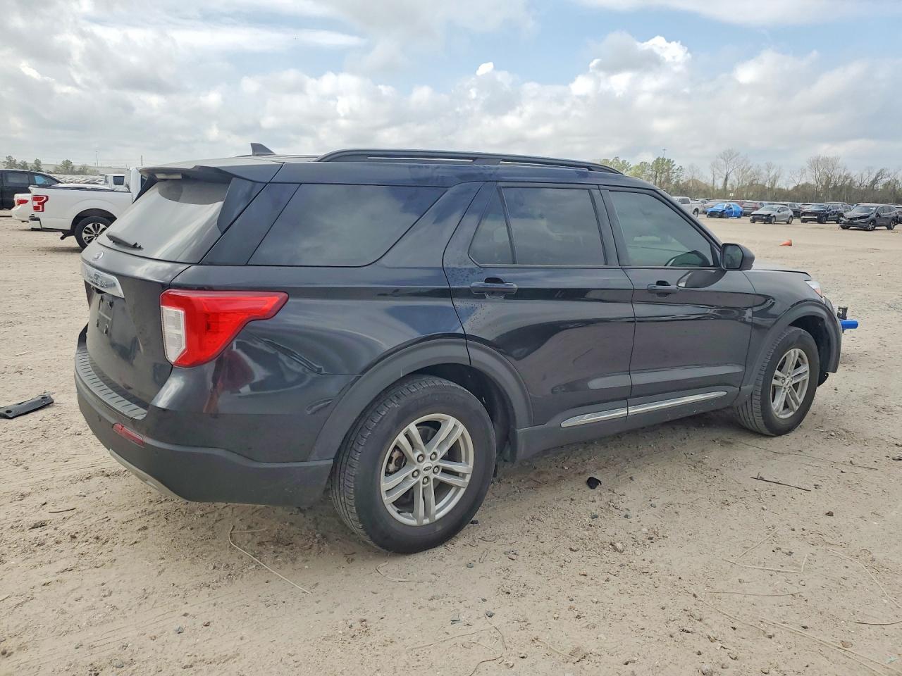 2024 FORD EXPLORER XLT photo 7