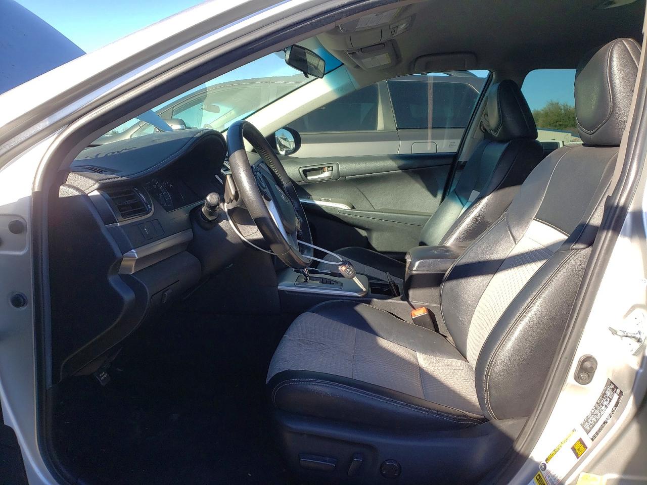 2012 TOYOTA CAMRY SE photo 13