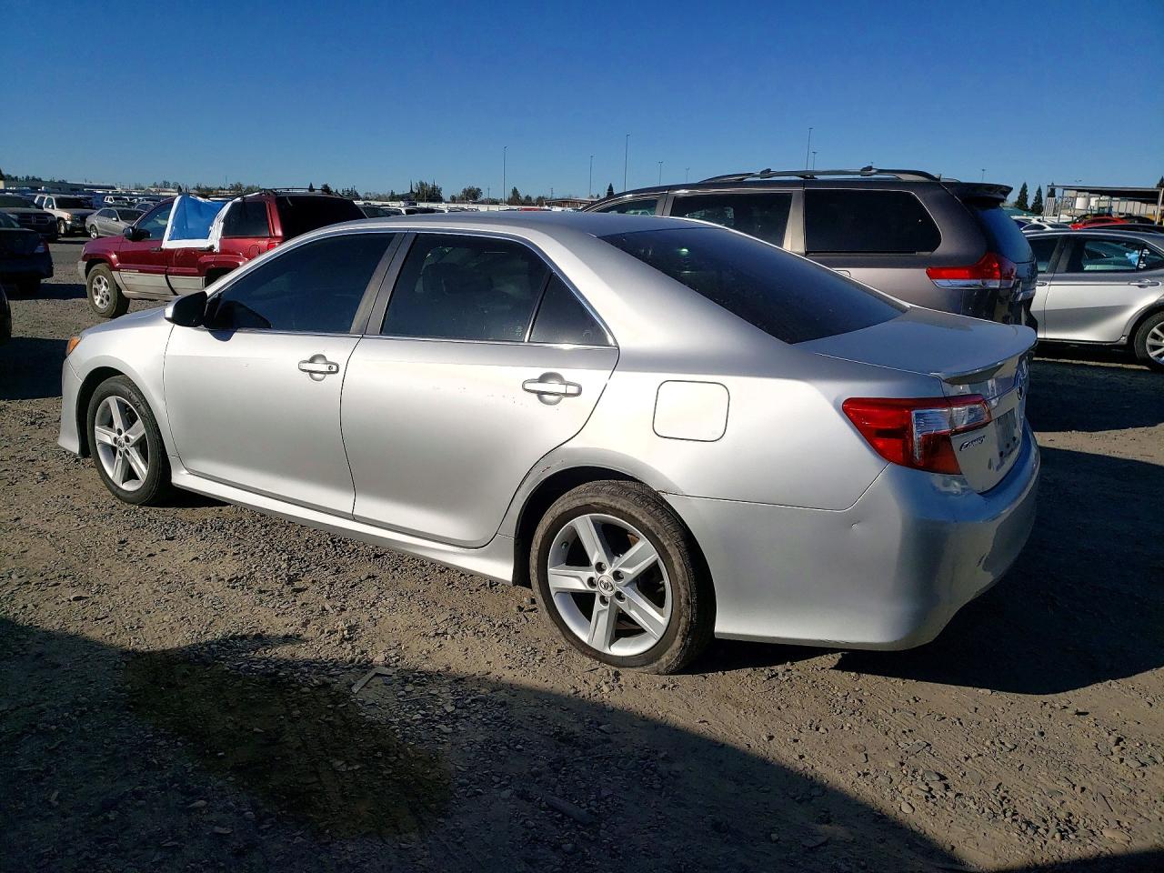 2012 TOYOTA CAMRY SE photo 3