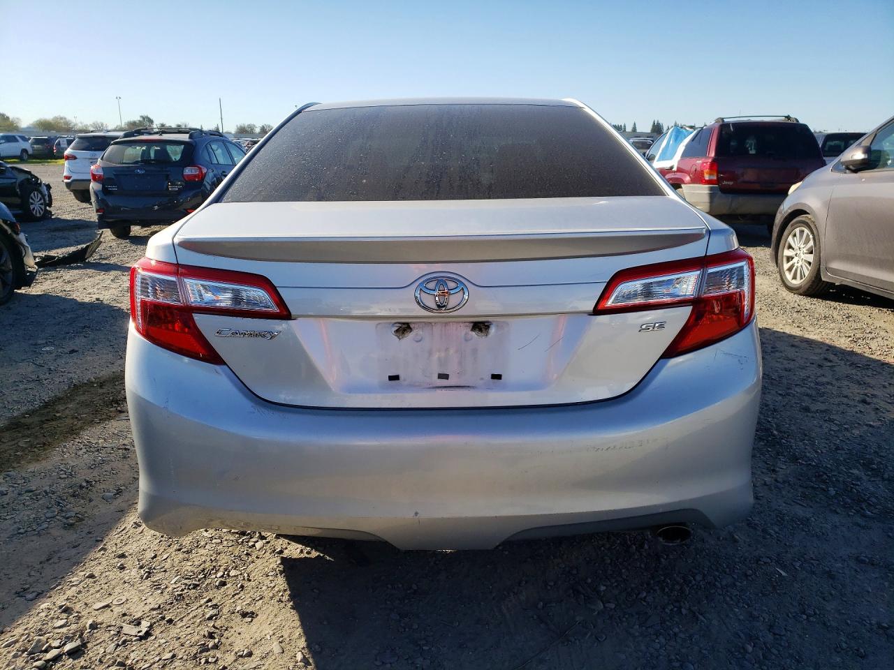 2012 TOYOTA CAMRY SE photo 11