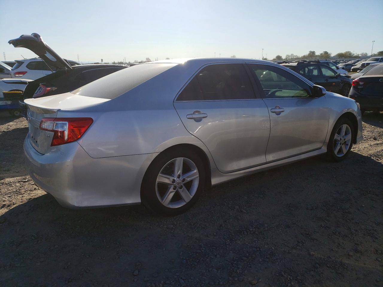 2012 TOYOTA CAMRY SE photo 5