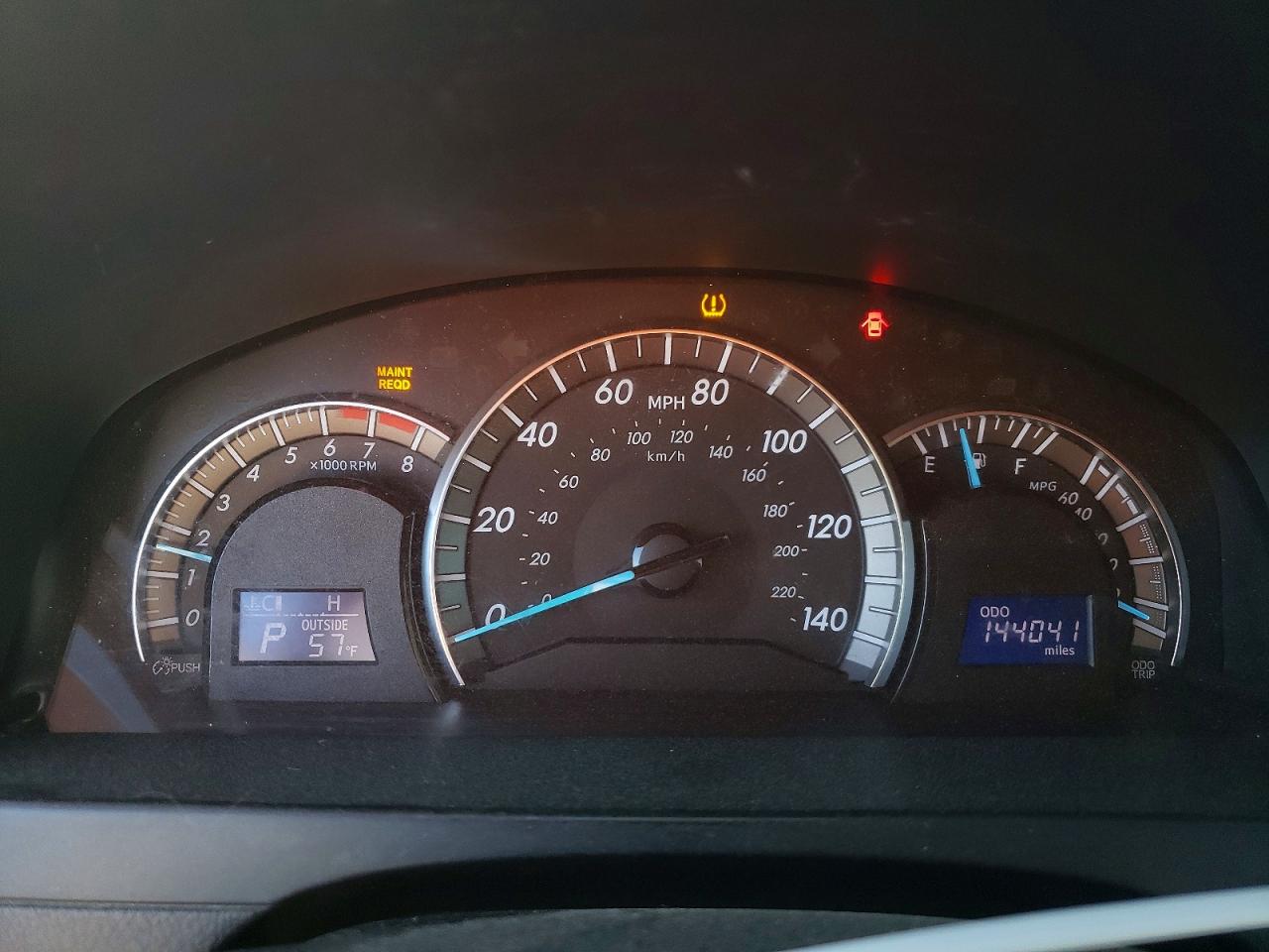 2012 TOYOTA CAMRY SE photo 17