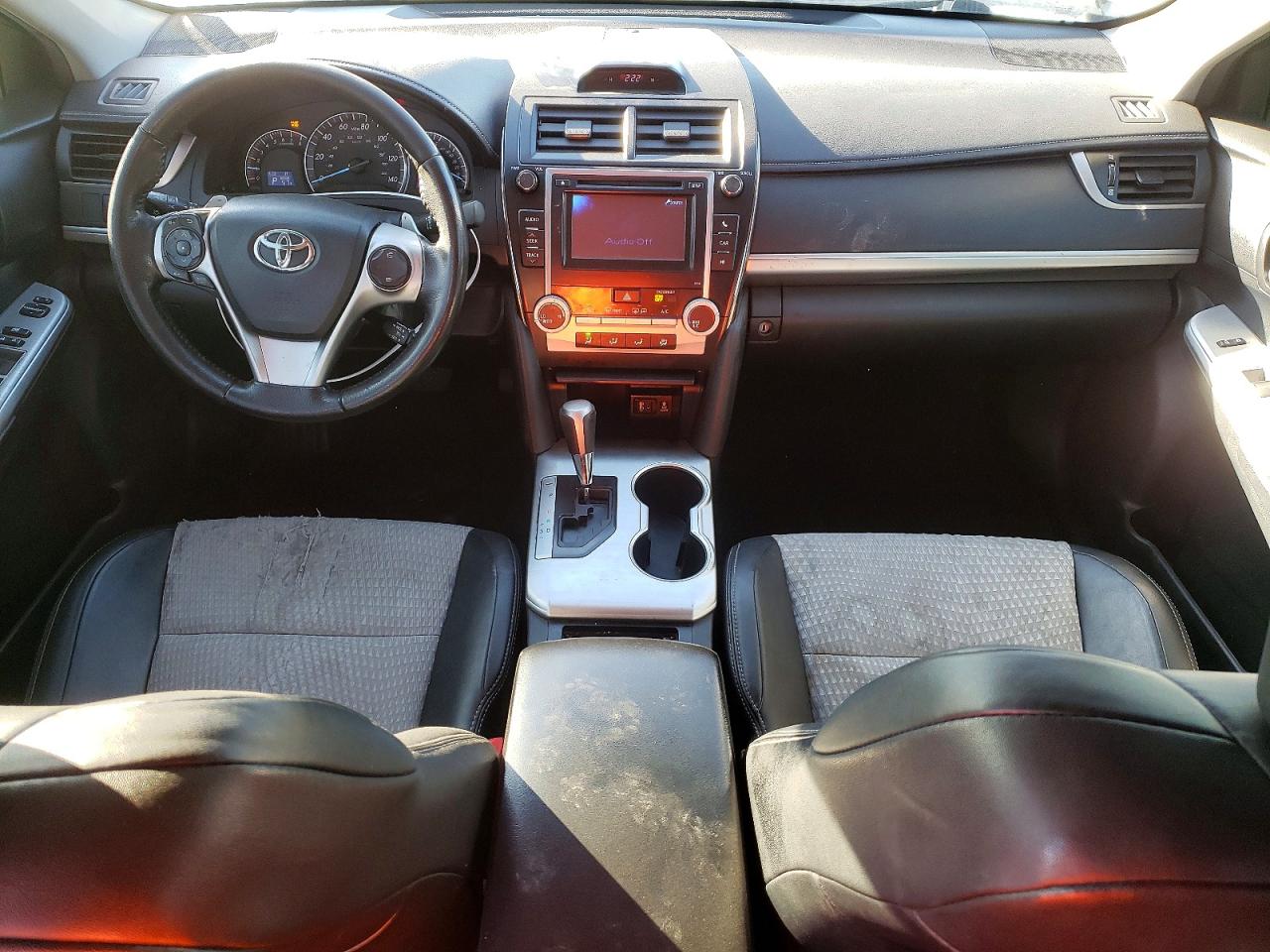 2012 TOYOTA CAMRY SE photo 15