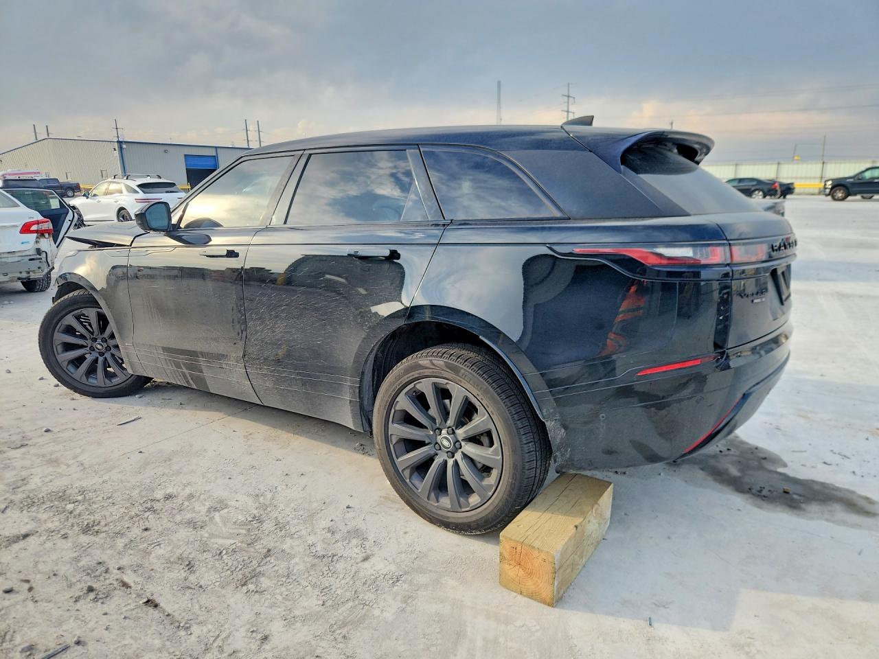 2019 LAND ROVER RANGE ROVER VELAR R-DYNAMIC SE photo 4