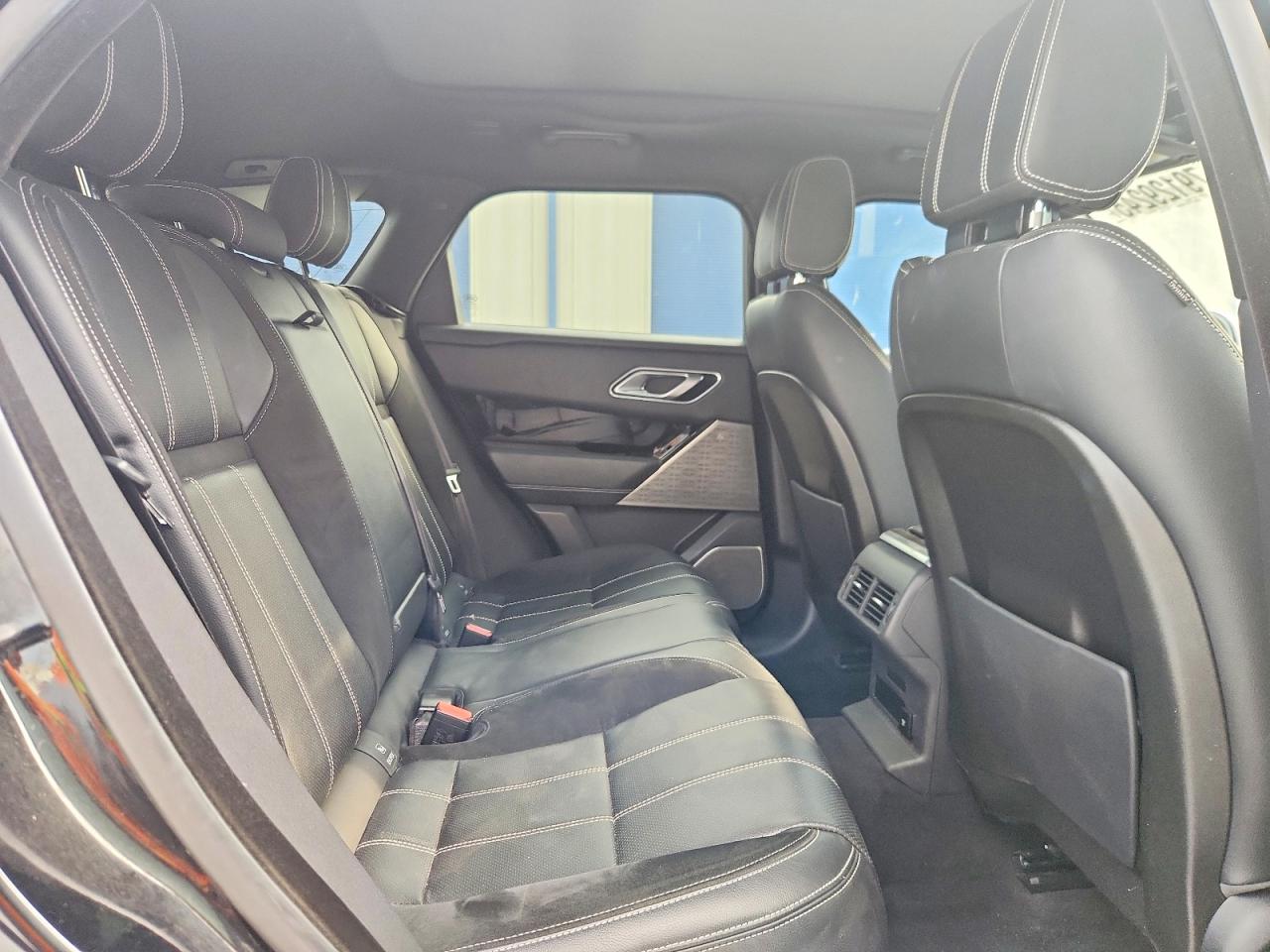 2019 LAND ROVER RANGE ROVER VELAR R-DYNAMIC SE photo 31