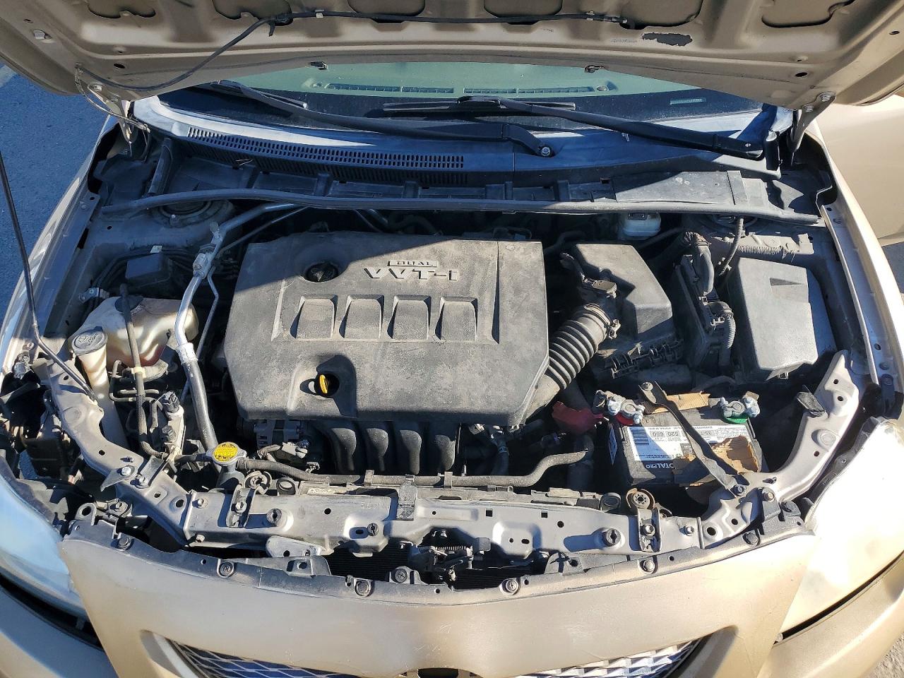2010 TOYOTA COROLLA photo 31