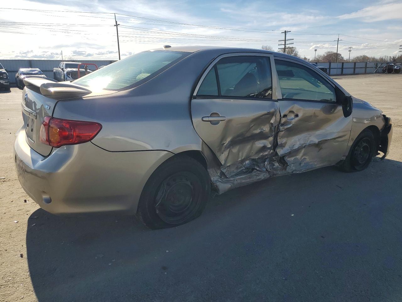 2010 TOYOTA COROLLA photo 7