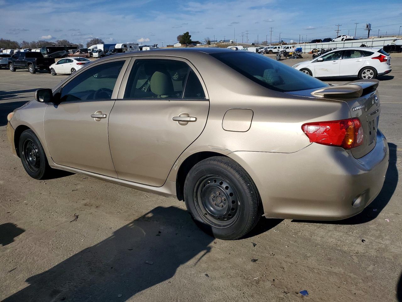 2010 TOYOTA COROLLA photo 4