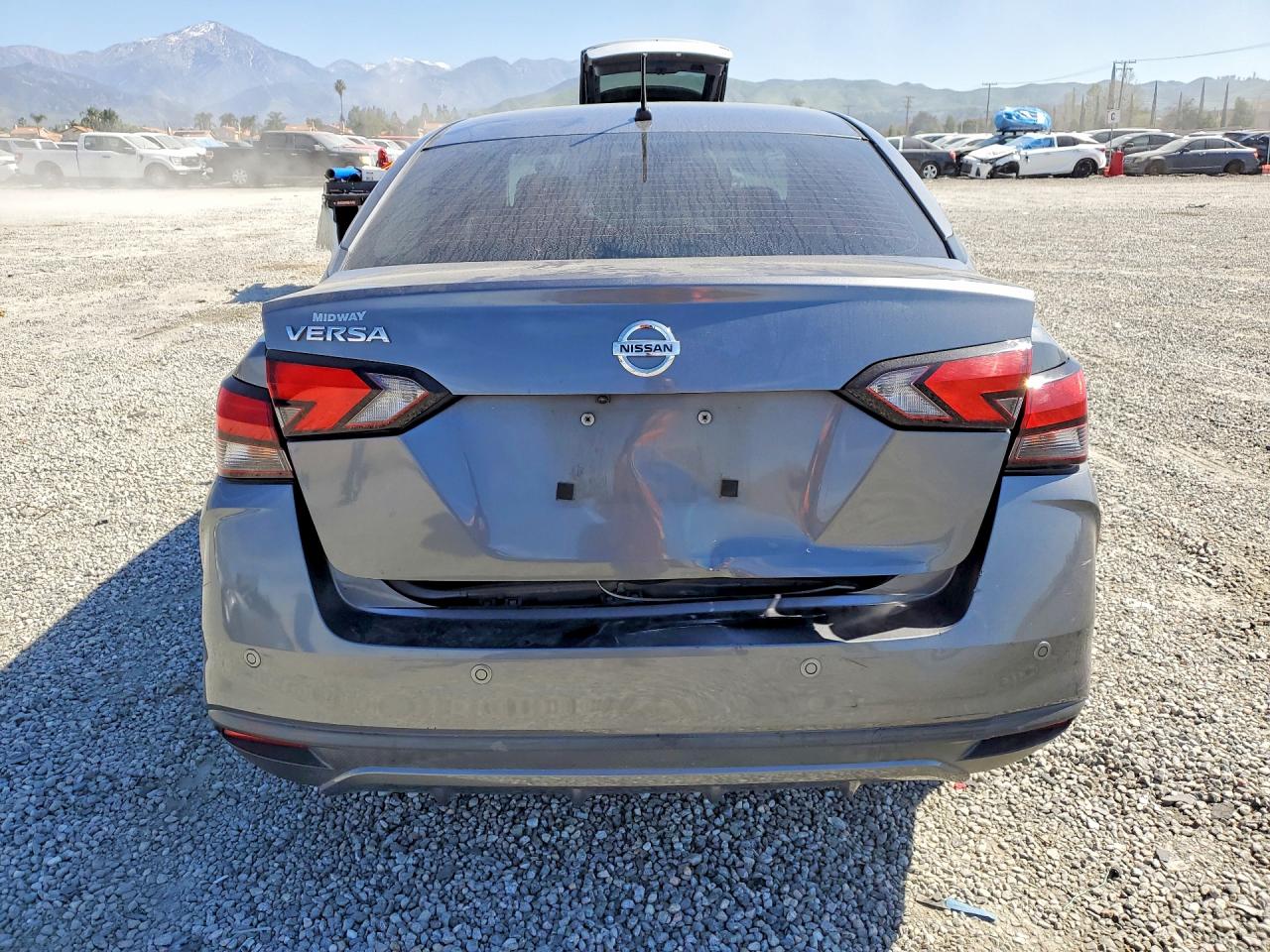 2020 NISSAN VERSA S photo 11