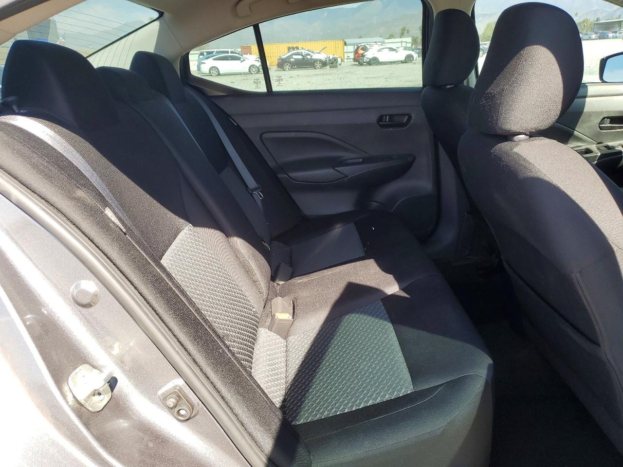 2020 NISSAN VERSA S photo 19