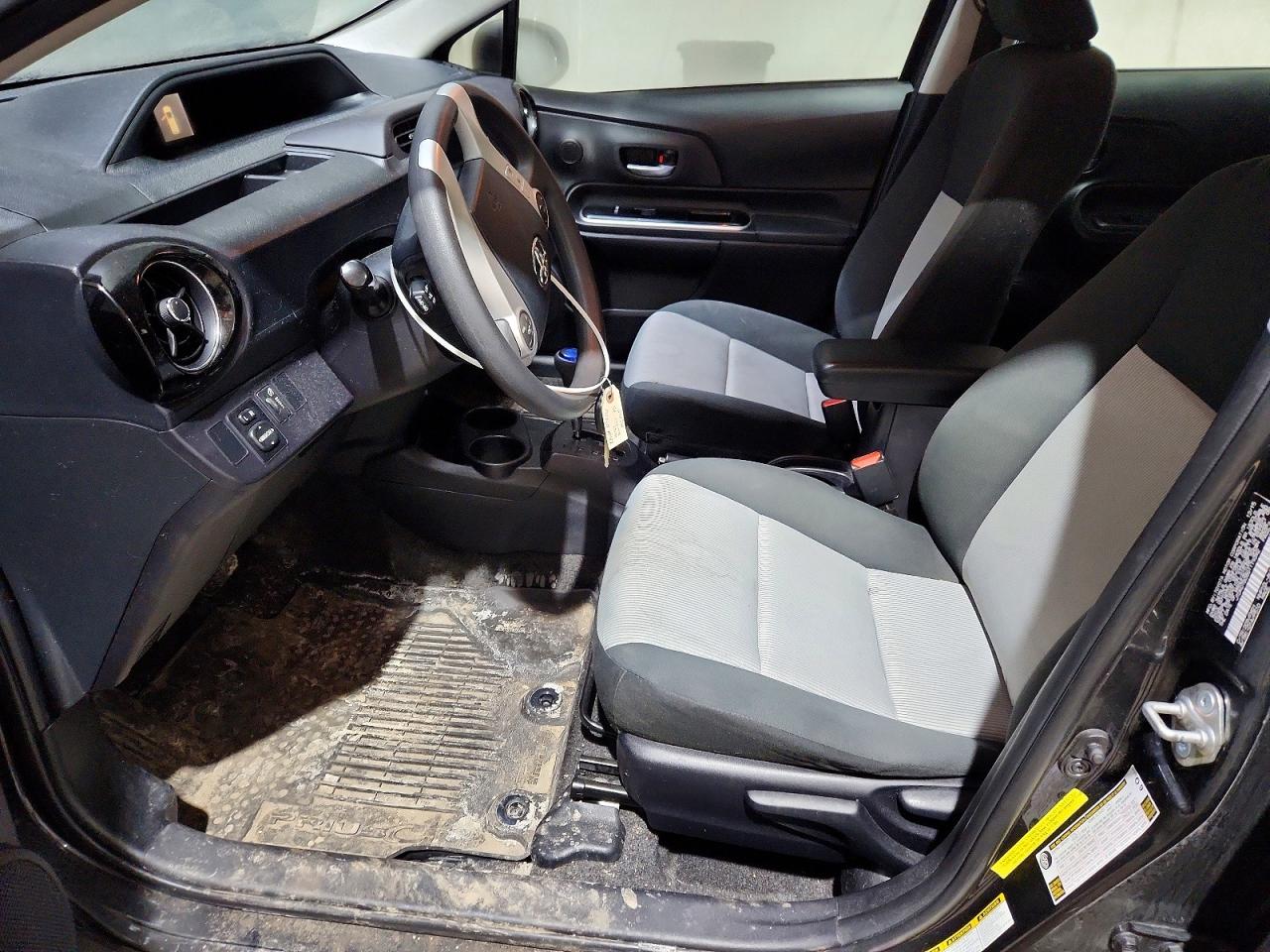 2016 TOYOTA PRIUS C PERSONA SPECIAL EDITION photo 13