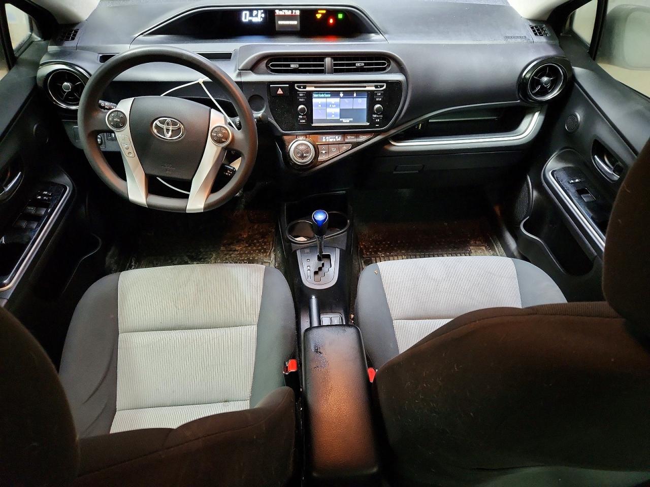 2016 TOYOTA PRIUS C PERSONA SPECIAL EDITION photo 15