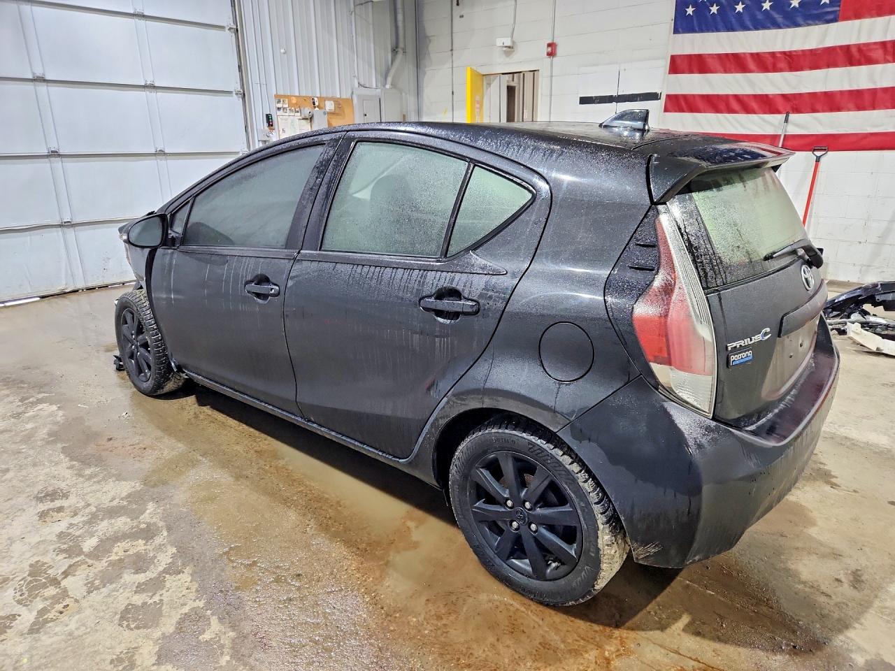2016 TOYOTA PRIUS C PERSONA SPECIAL EDITION photo 3