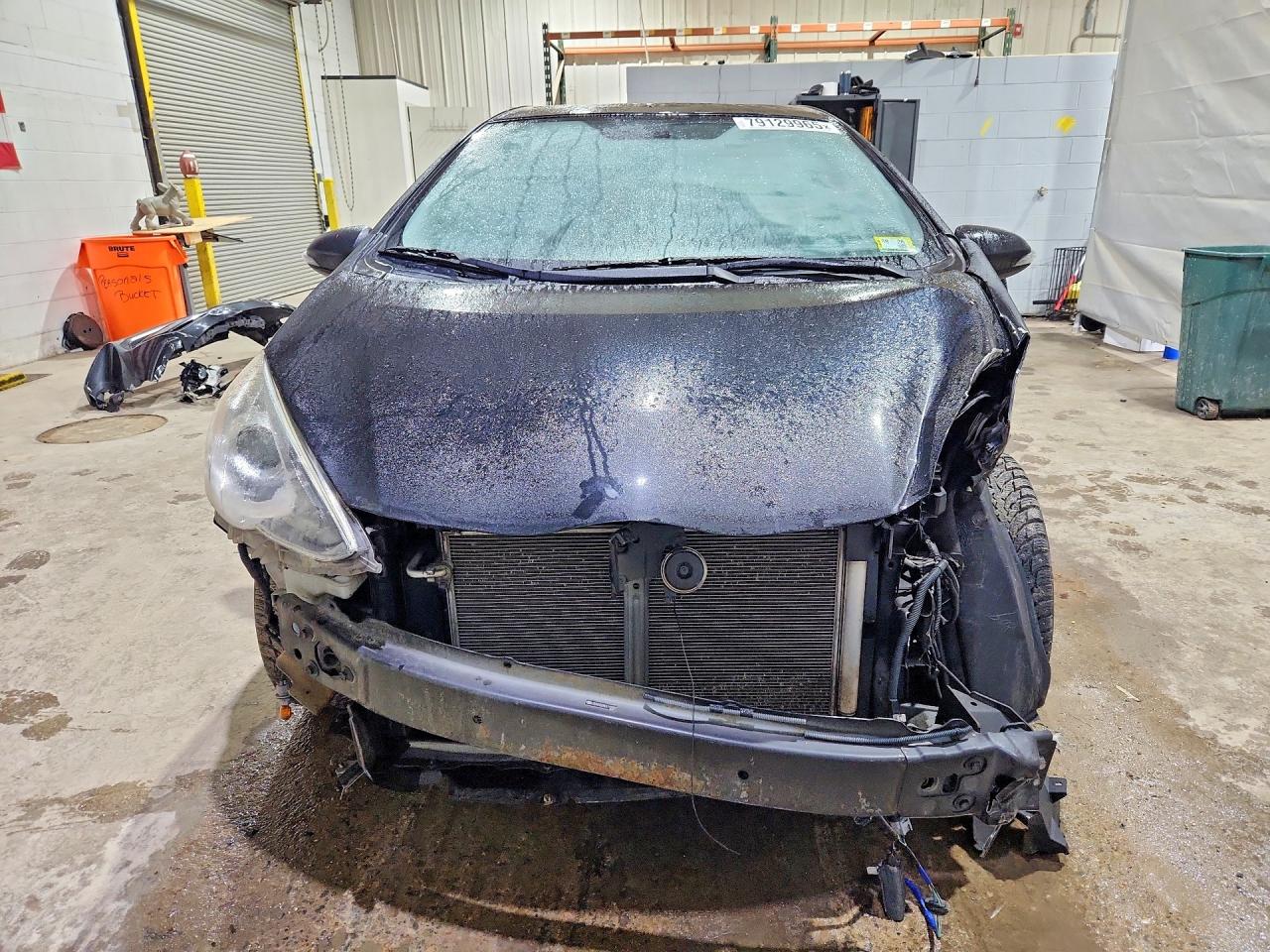 2016 TOYOTA PRIUS C PERSONA SPECIAL EDITION photo 9