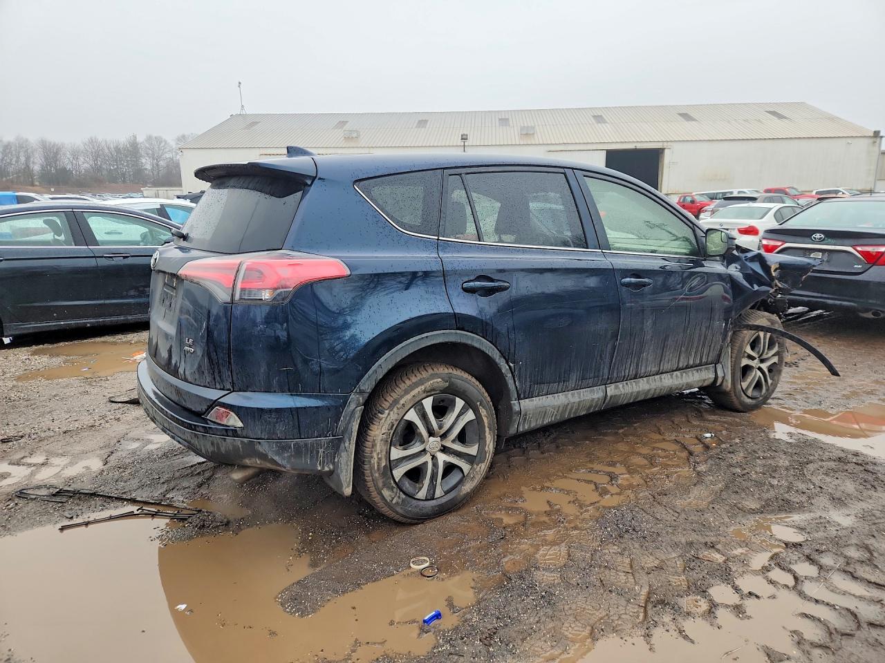 2018 TOYOTA RAV4 LE photo 5