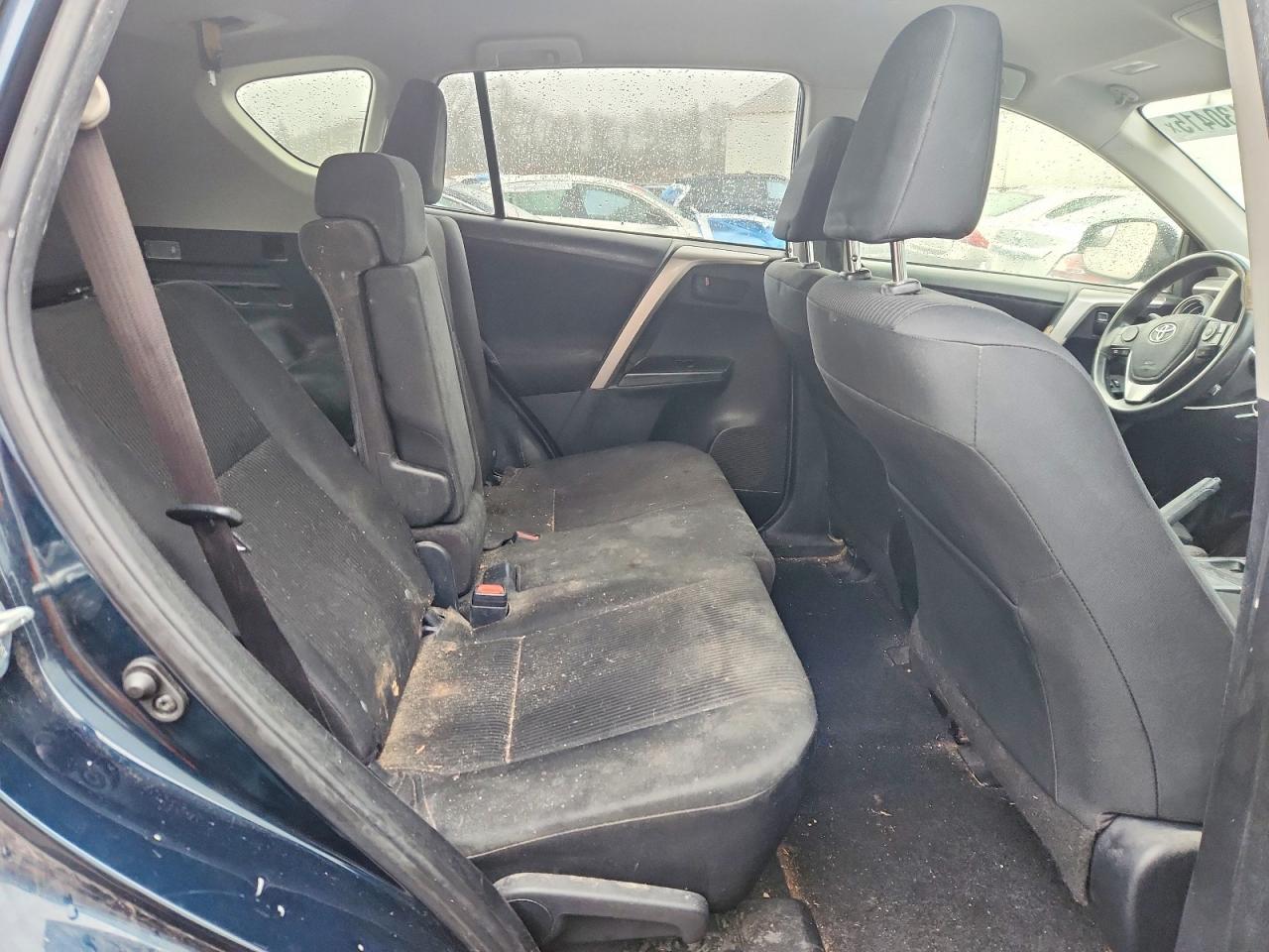2018 TOYOTA RAV4 LE photo 21