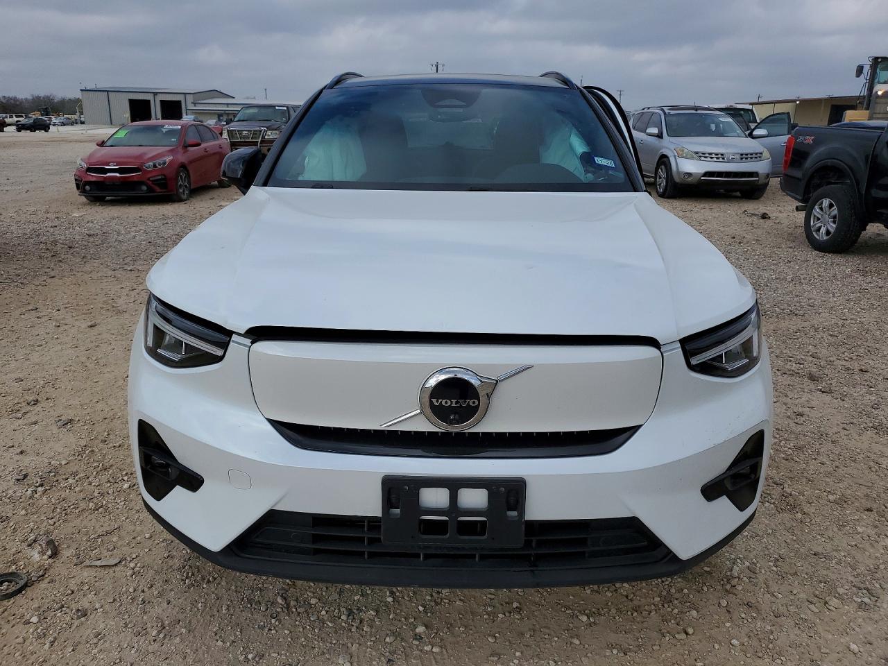2023 VOLVO XC40 RECHARGE PLUS photo 5