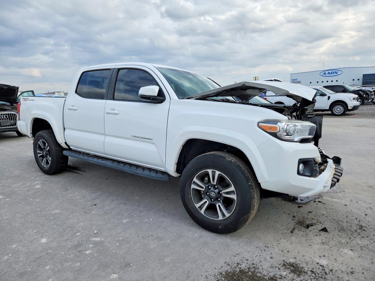 2017 TOYOTA TACOMA TRD SPORT photo 10