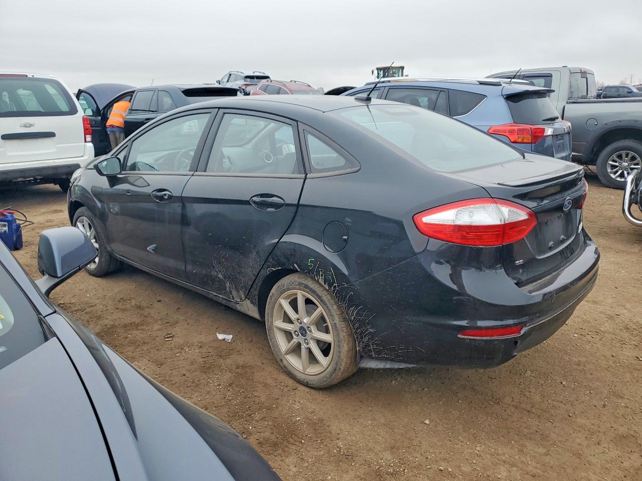 2019 FORD FIESTA SE photo 3