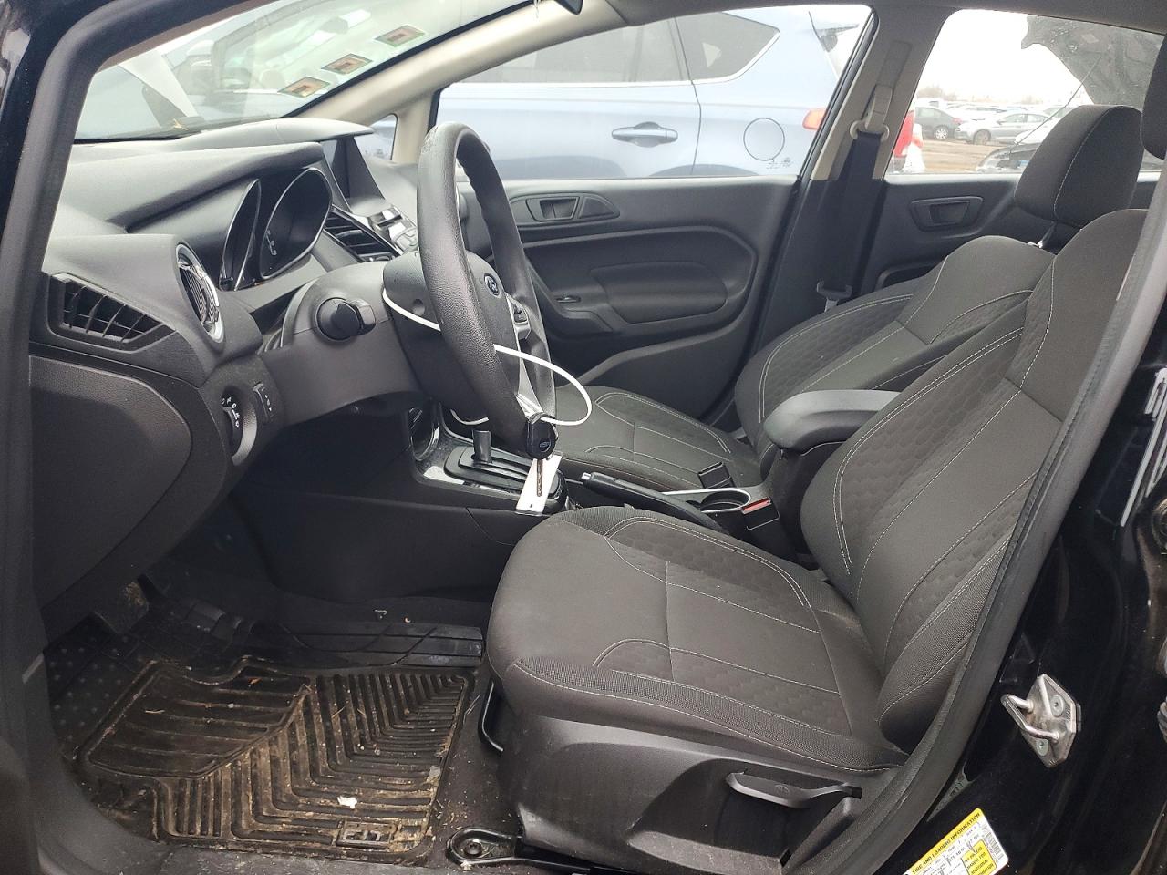 2019 FORD FIESTA SE photo 13