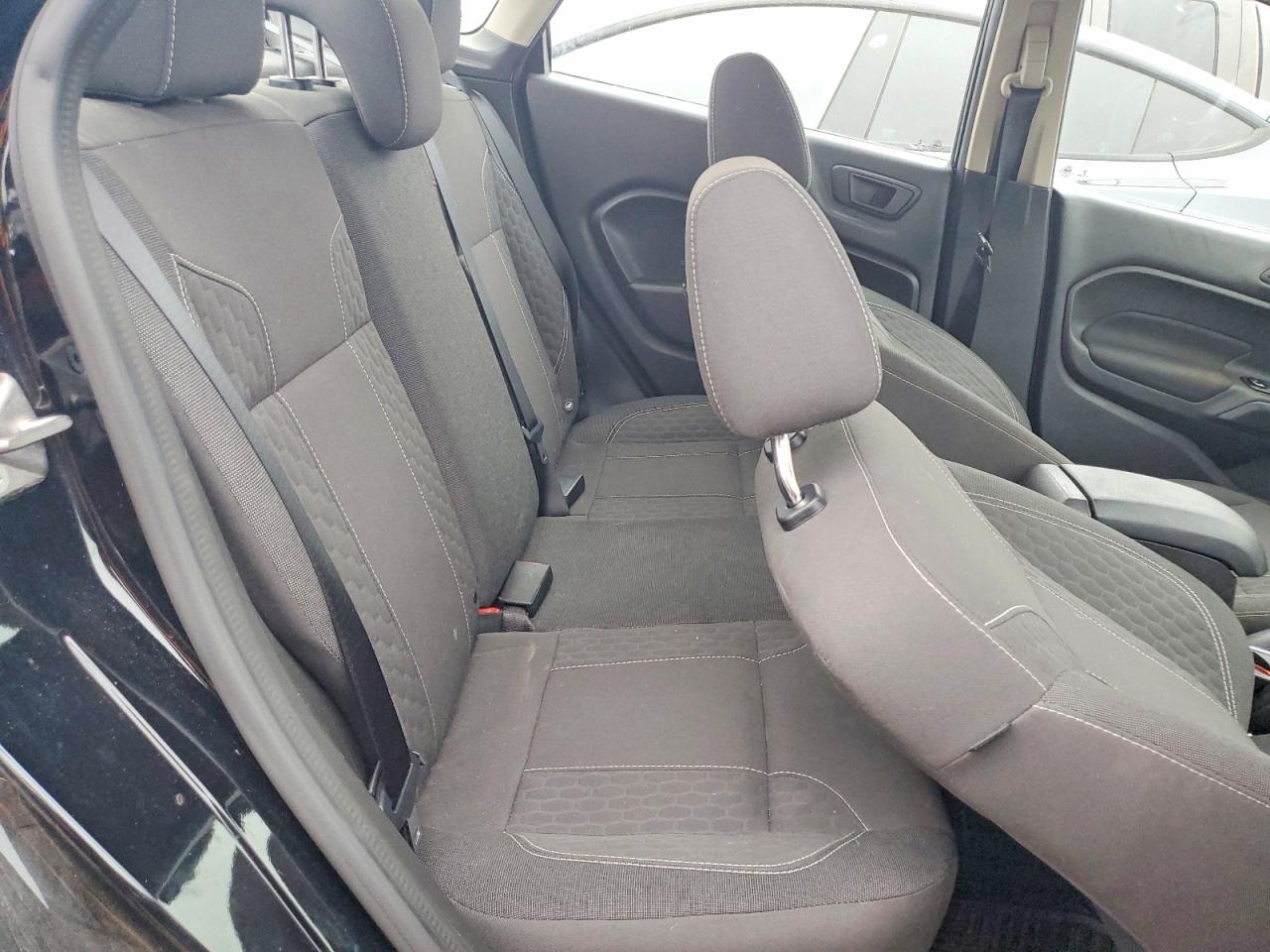 2019 FORD FIESTA SE photo 19
