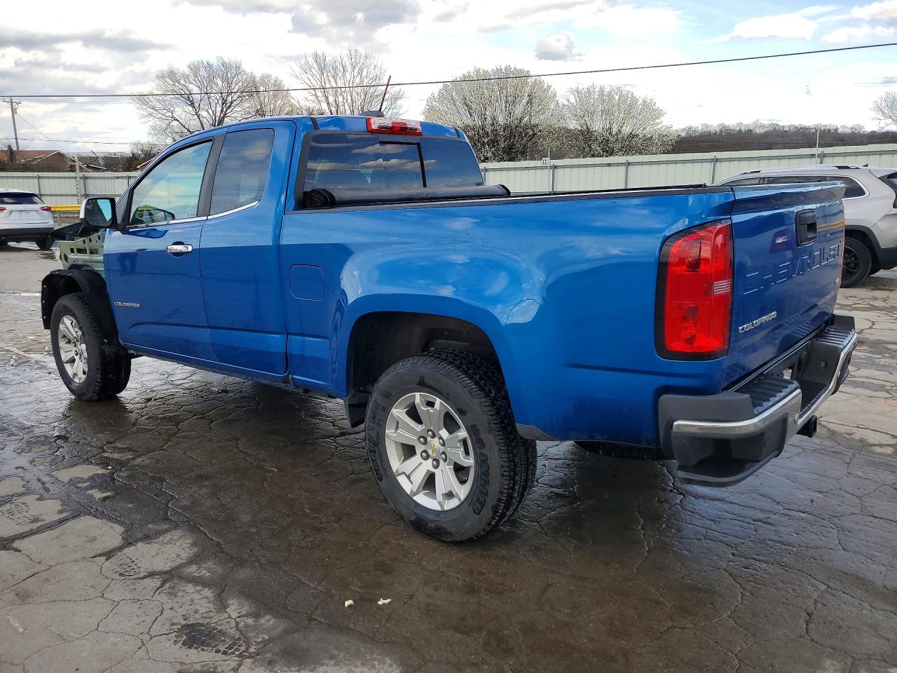 2022 CHEVROLET COLORADO LT photo 2