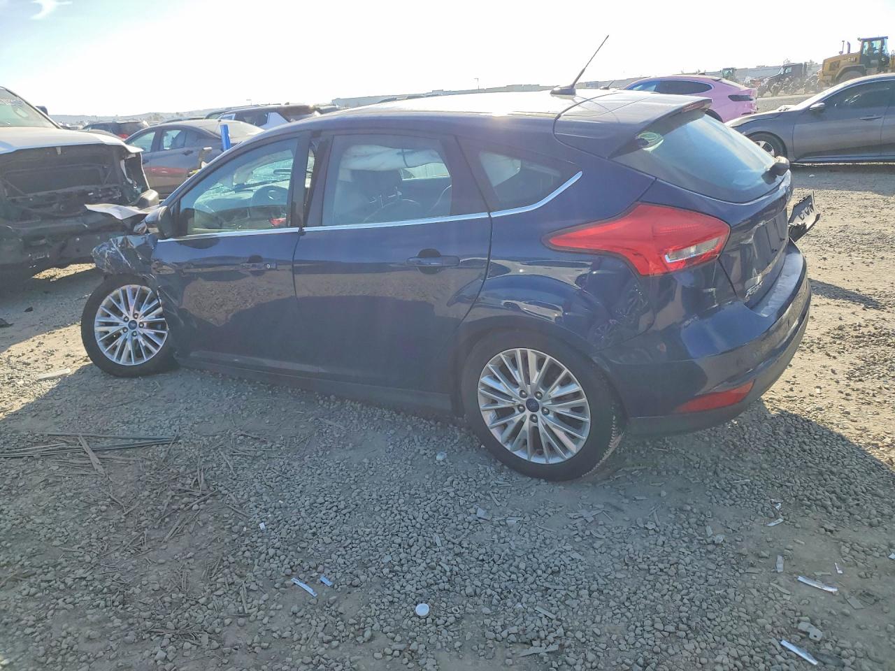 2017 FORD FOCUS TITANIUM photo 2