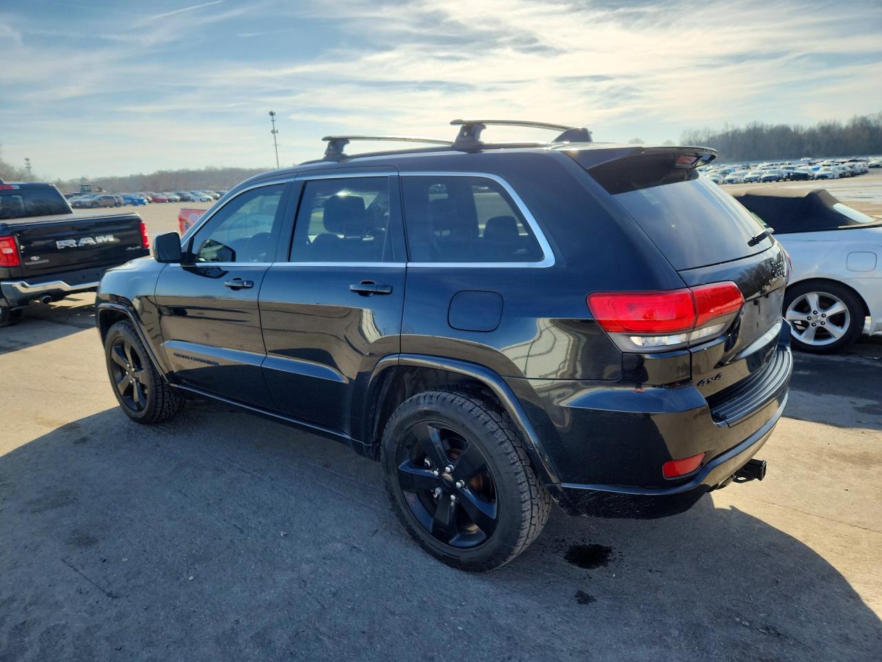 2015 JEEP GRAND CHEROKEE LAREDO photo 2