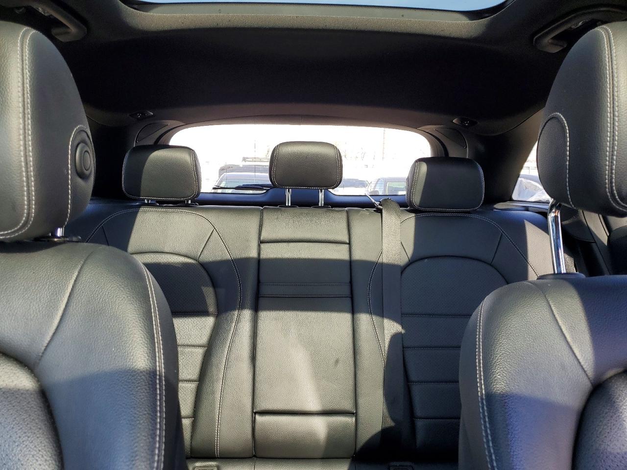 2017 MERCEDES-BENZ GLC 300 photo 28