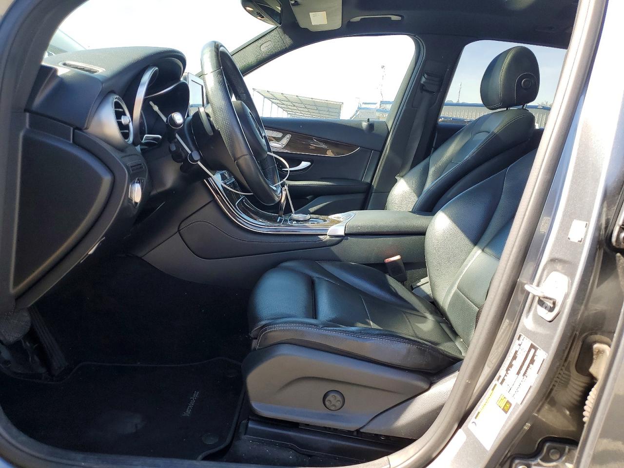 2017 MERCEDES-BENZ GLC 300 photo 19