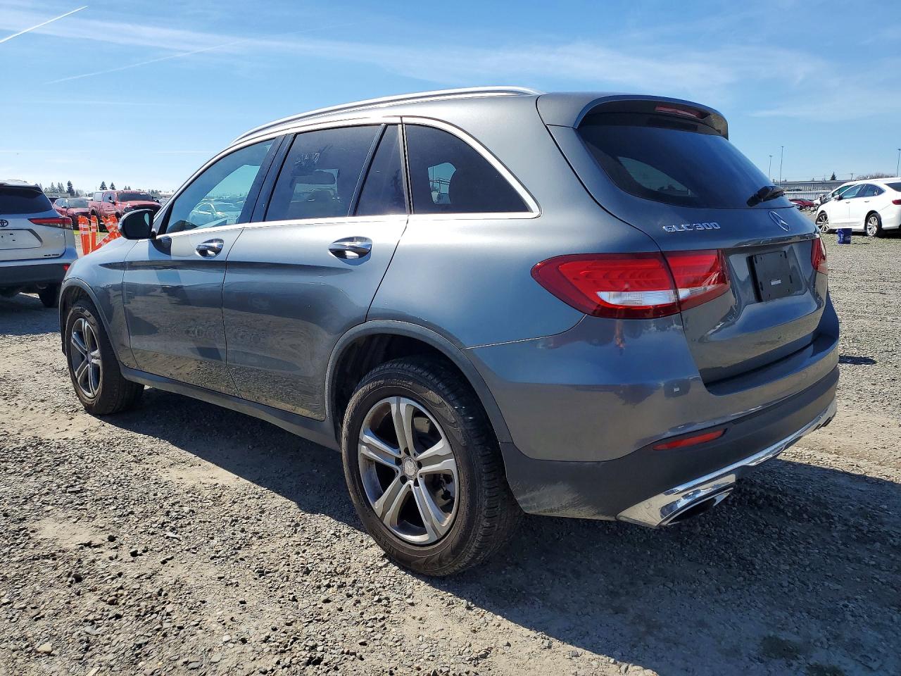 2017 MERCEDES-BENZ GLC 300 photo 4