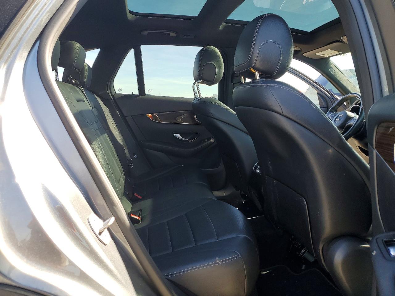 2017 MERCEDES-BENZ GLC 300 photo 31