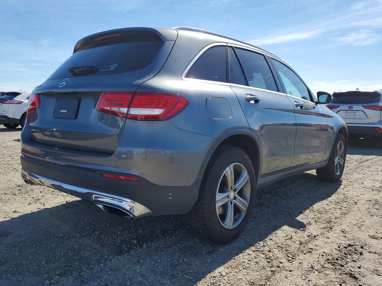 2017 MERCEDES-BENZ GLC 300 photo 7