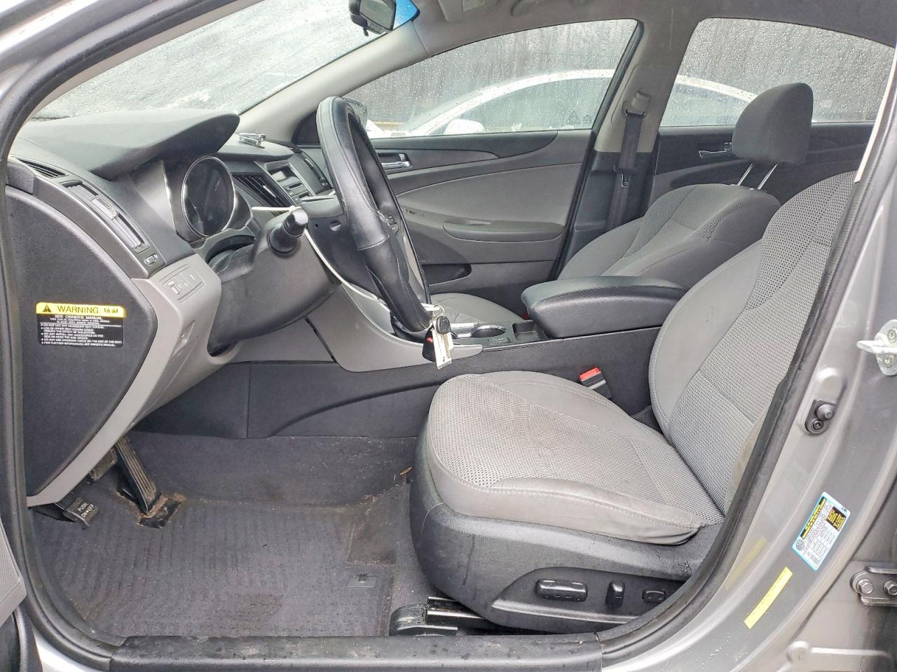 2014 HYUNDAI SONATA GLS photo 13
