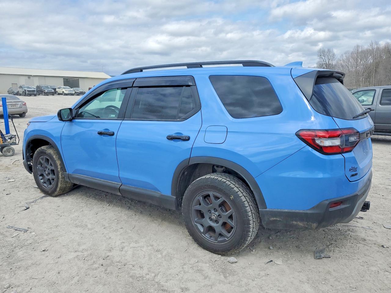 2025 HONDA PILOT TRAILSPORT photo 4