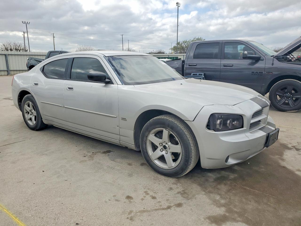 2009 DODGE CHARGER SXT photo 4