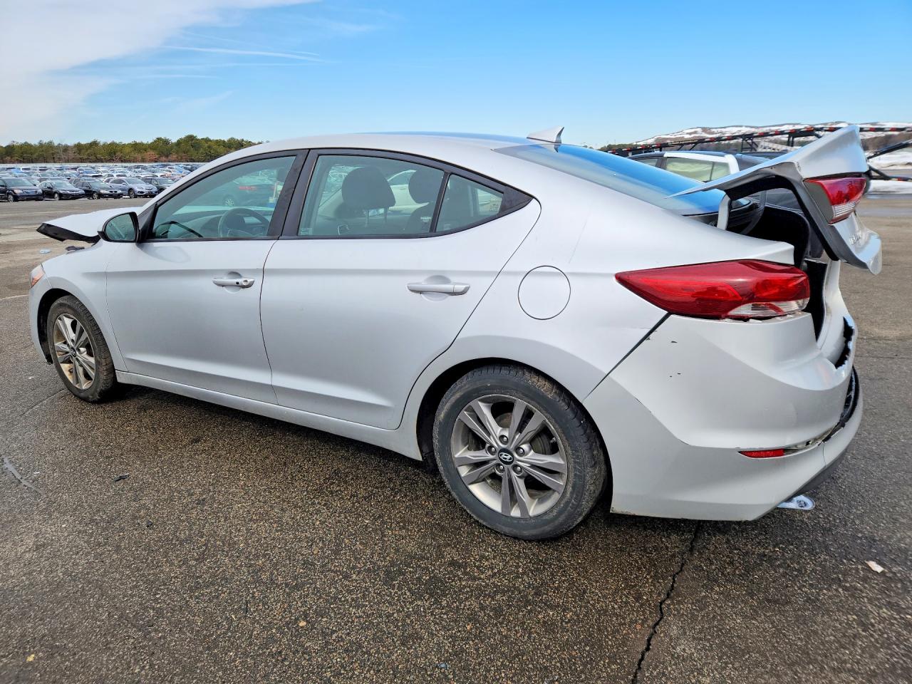 2017 HYUNDAI ELANTRA VALUE EDITION photo 2