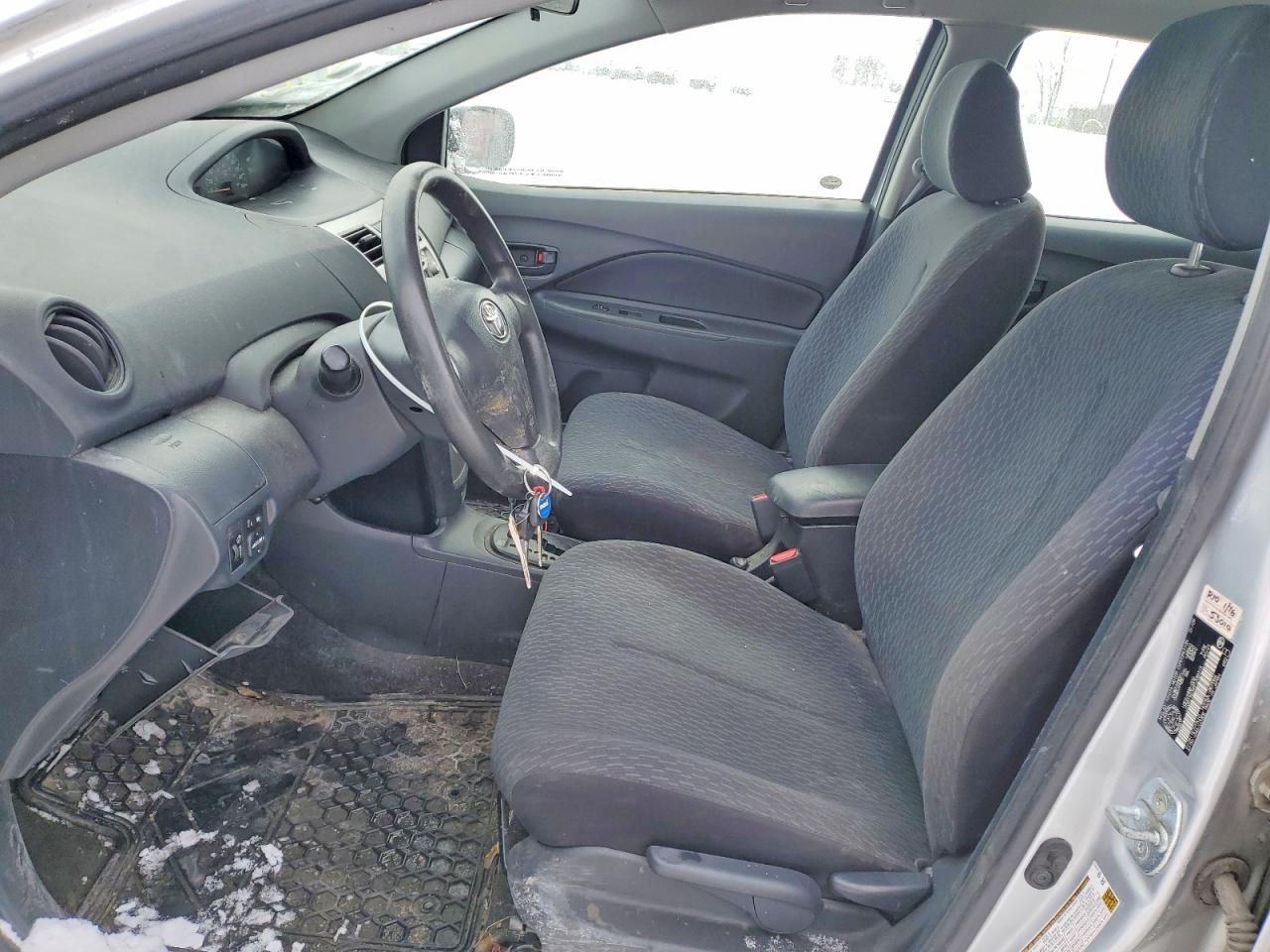 2009 TOYOTA YARIS photo 7