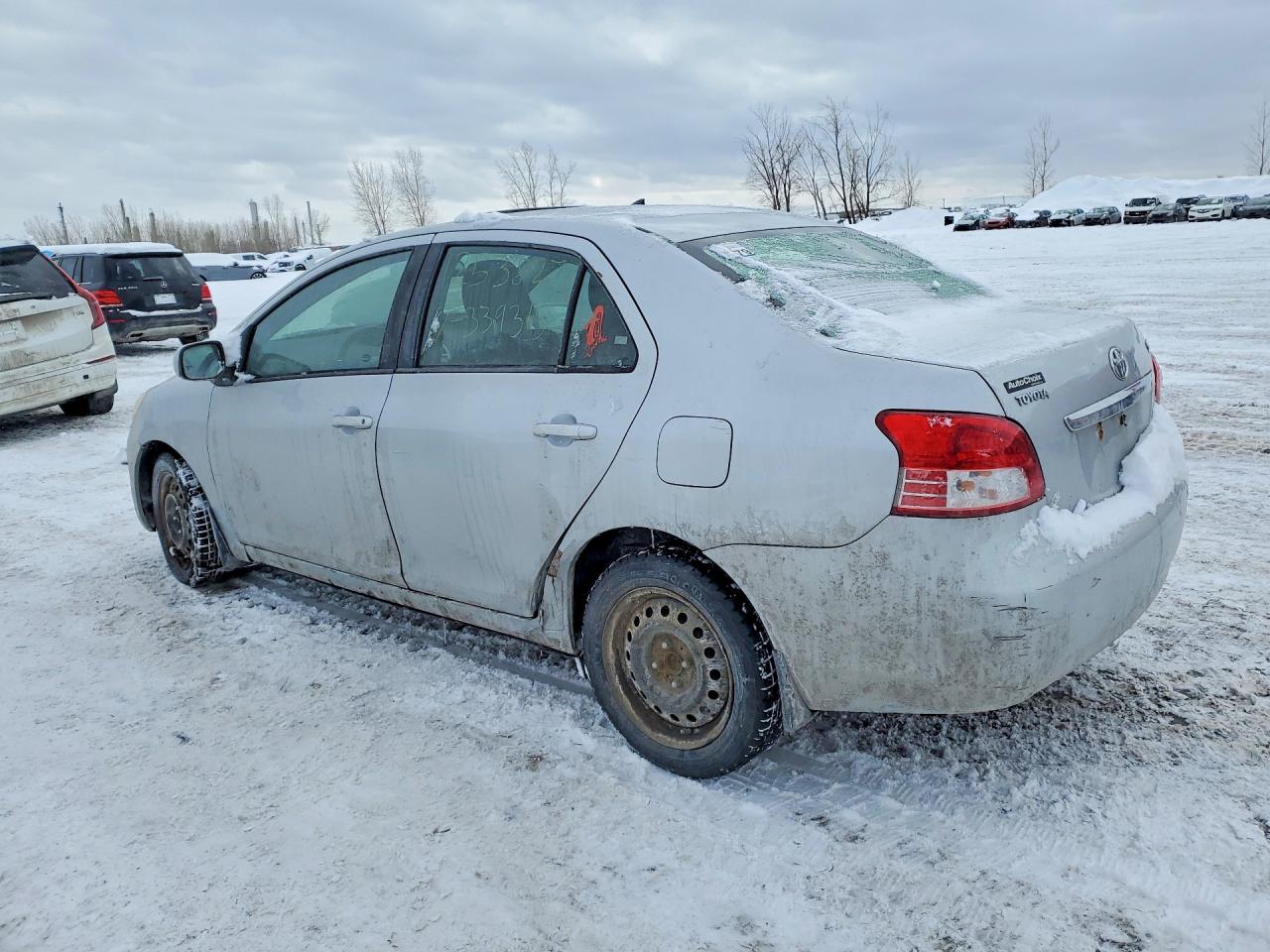 2009 TOYOTA YARIS photo 2