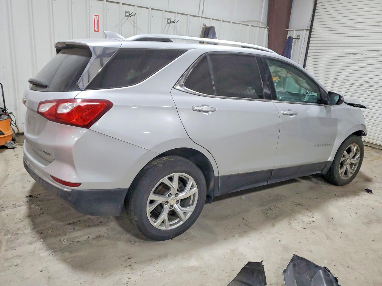 2018 CHEVROLET EQUINOX PREMIER photo 5