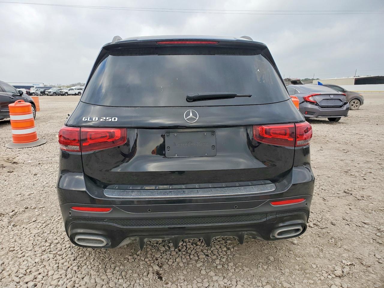 2020 MERCEDES-BENZ GLB 250 photo 11