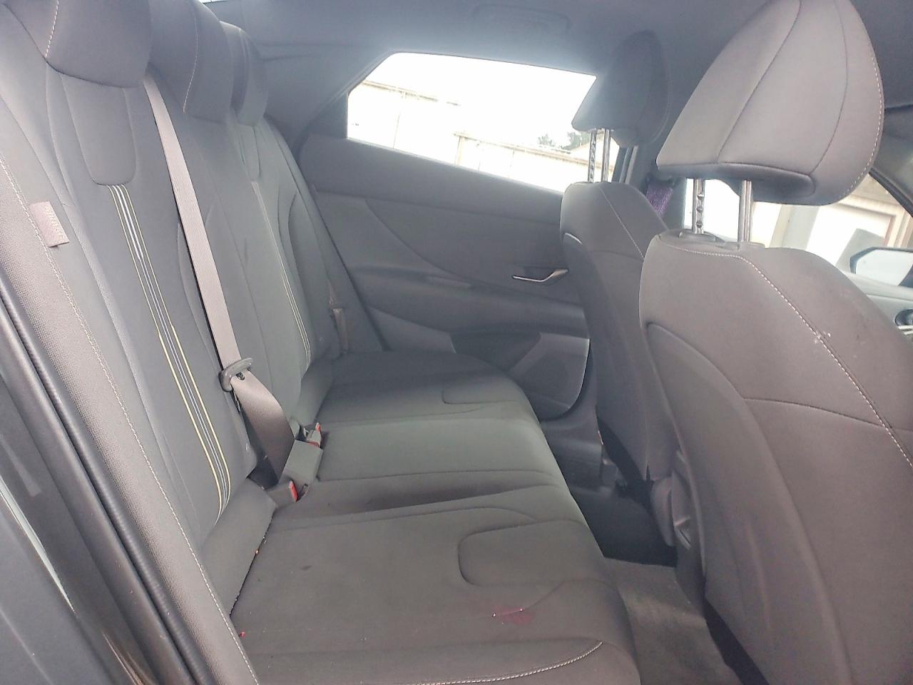2025 HYUNDAI ELANTRA SEL SPORT photo 28